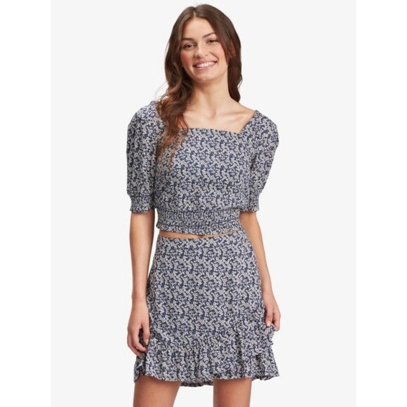 Roxy Million Waves Again Crop Top M Blouson Half Sleeve Floral Blue NWT B8 - Picture 1 of 5
